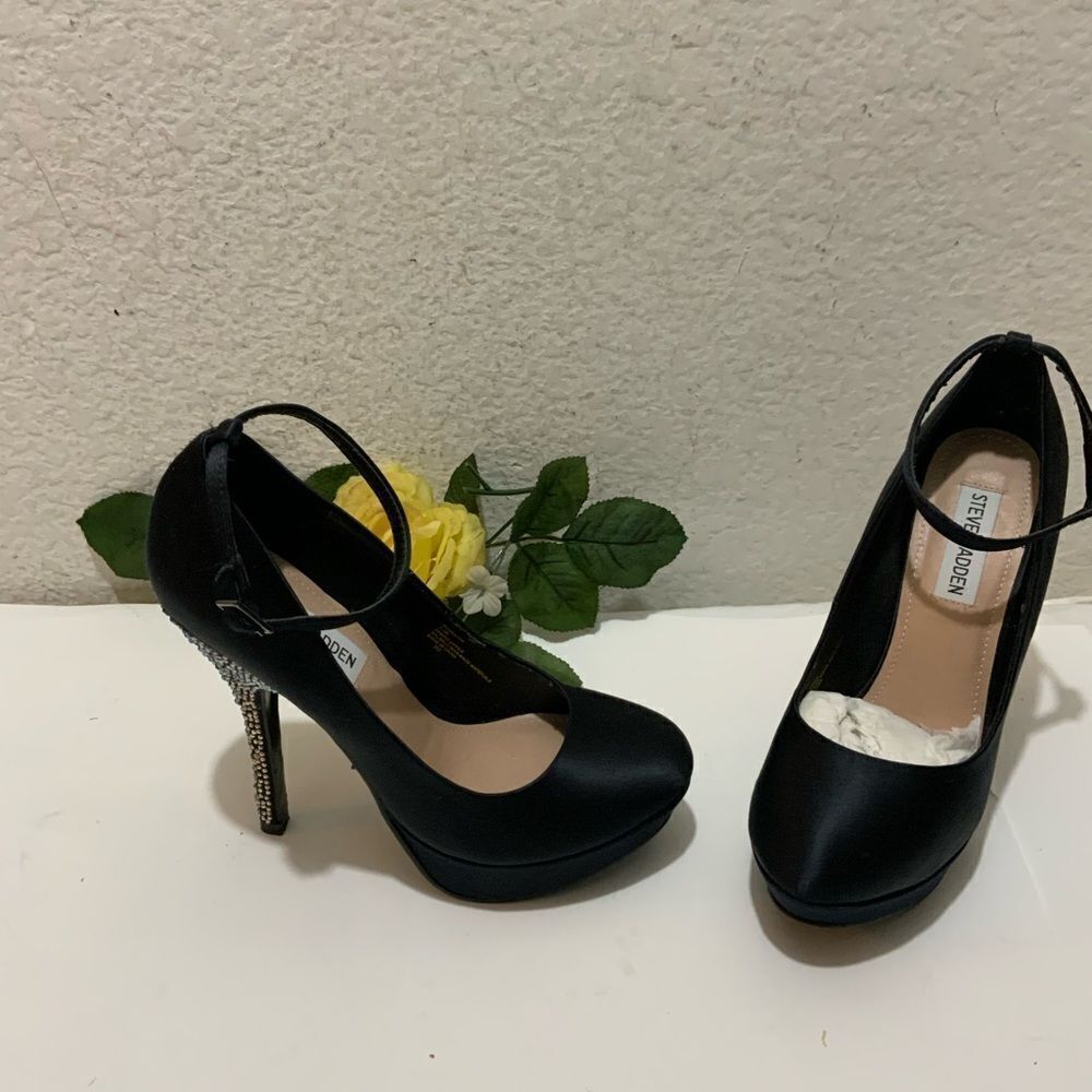 𝗦𝗧𝗘𝗩𝗘 𝗠𝗔𝗗𝗗𝗘𝗡 𝗚𝗟𝗜𝗧𝗭𝗬 𝗣𝗟𝗔𝗧𝗙𝗢𝗥𝗠 𝗛𝗘𝗘𝗟𝗦 SIZE 7.5 M - Picture 2 of 12